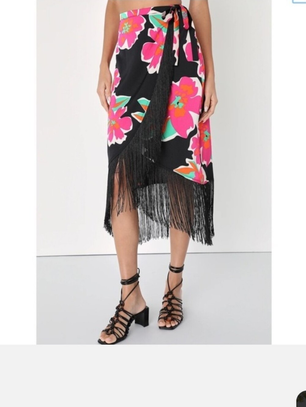 Lulu’s NWT Floral Fringe MIDI Wrap Skirt Memorable Vibes Size Small